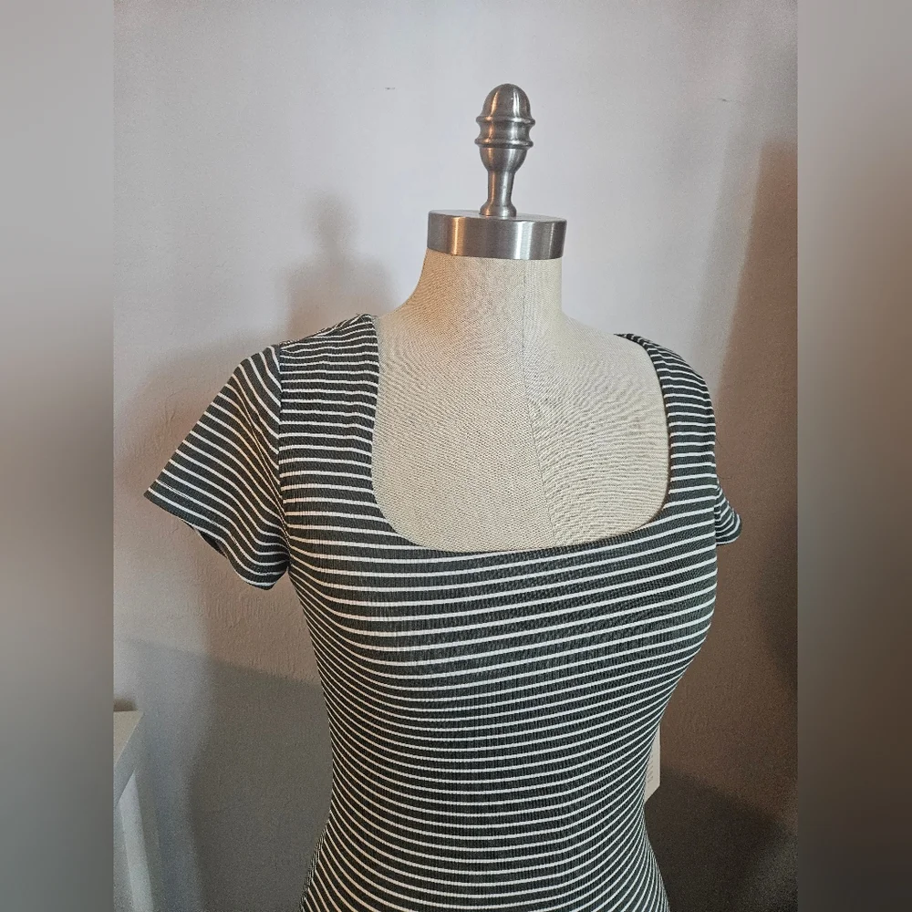 NWT J FOR JUSTIFY Contour Collection Olive Green Striped Maxi | SZ M - Picture 4 of 12